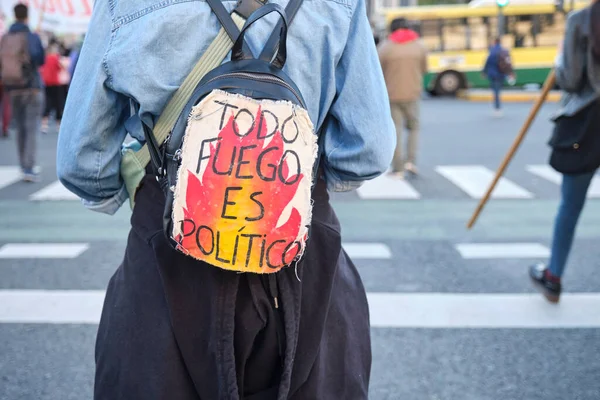 Caba Buenos Aires Argentina September 2021 Global Climate Strike 不知名的女人在示威时拿着环保标志 — 图库照片