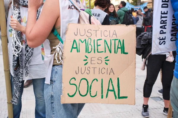 Buenos Aires Argentyna Kwietnia 2022 Demonstracja Dnia Ziemi Plakat Przesłaniem — Zdjęcie stockowe