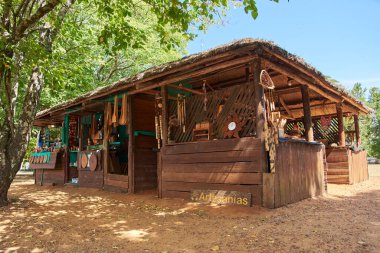 Aralık 28, 2021, El Palmar Ulusal Parkı, Entre Rios, Arjantin: el yapımı hediyelik eşya dükkanı