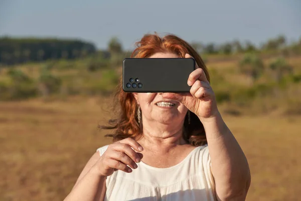 Latin Mature Woman Making Selfie Her Phone Palmar National Park — Foto Stock