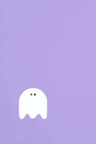 Trendy Minimalist Halloween Background White Cute Ghost Isolated Lilac Pastel — Stock fotografie