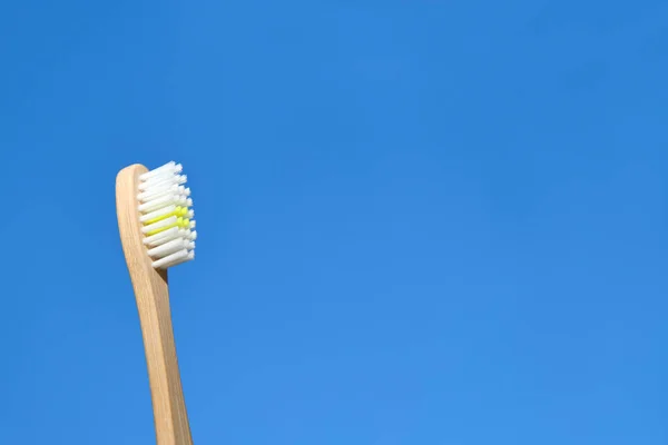 Ecological Toothbrush Made Bamboo Background Blue Sunny Sky Concepts Sustainable — Stock Photo, Image