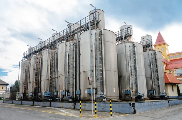 Industrieel gebouw buitenkant — Stockfoto