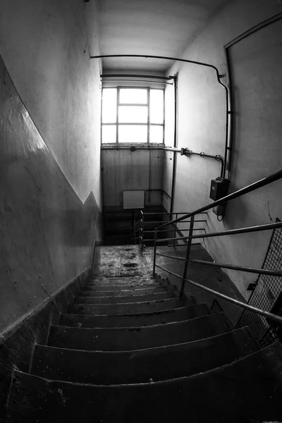 Interior industrial oscuro — Foto de Stock