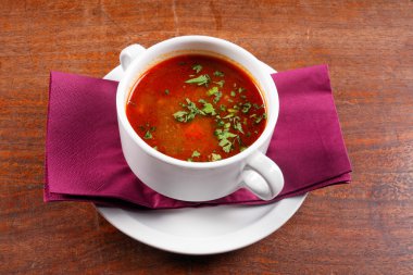 Beyaz tabak lezzetli çorba