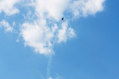 havada savaş jetleri