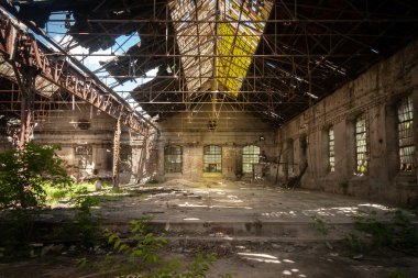 terk edilmiş endüstriyel iç