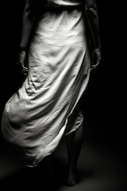 Bir kadının sırtı.