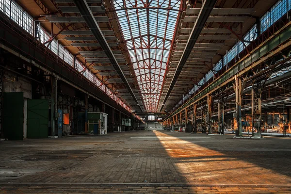 Grande interior industrial — Fotografia de Stock
