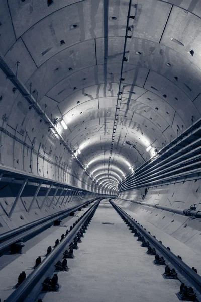 Deep metro tunnel — Zdjęcie stockowe