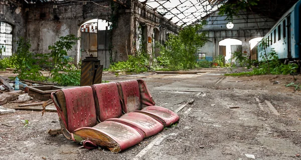 Seat of a train at abandoned depot — Stock Photo, Image