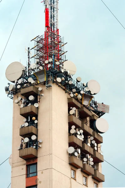 Grande torre de transmissão — Fotografia de Stock