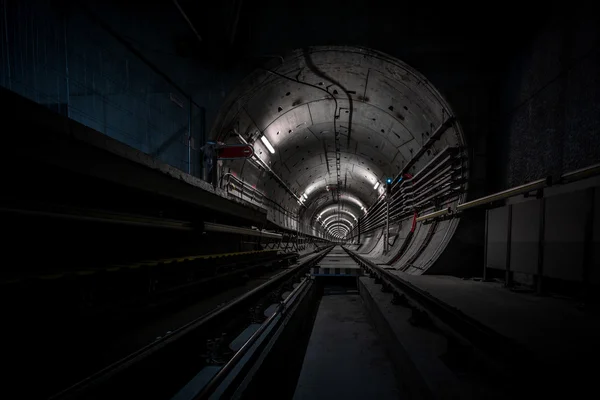 Deep metro tunnel — Stockfoto