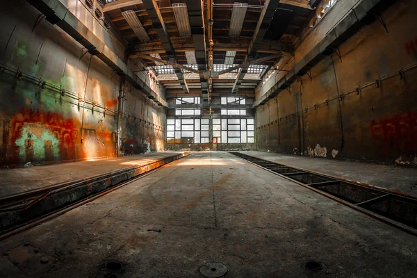 Großer industrieller Innenraum — Stockfoto