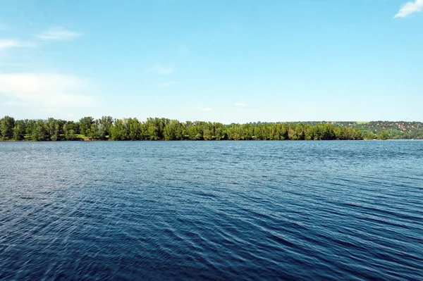 Beau temps sur une belle côte — Photo