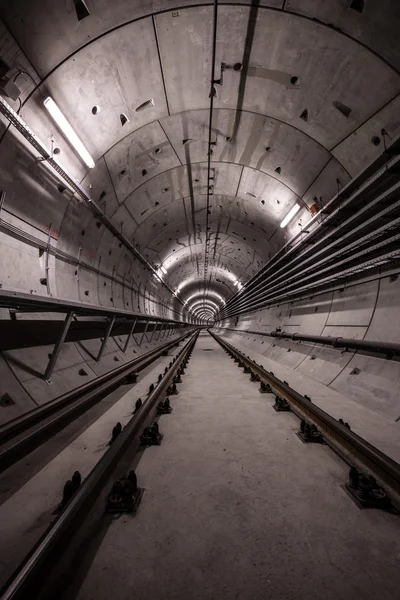 Deep metro tunnel — Stockfoto