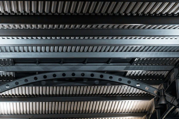 Estrutura de telhado de metal — Fotografia de Stock