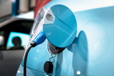 Elektrikli araba şarjı için güç kaynağı.