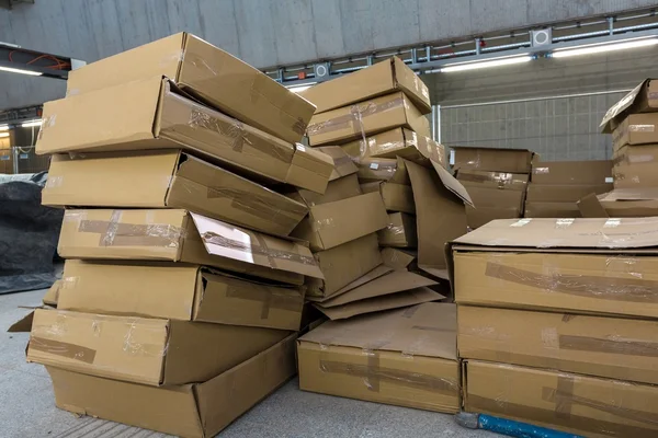 Un montón de cajas de cartón — Foto de Stock