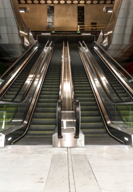 Modern metro iç