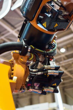 Endüstriyel robot kol