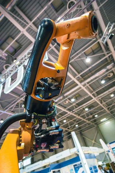 Průmyslový robot arm — Stock fotografie