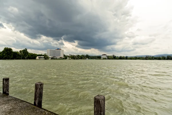 Storm over the lake — Stock Photo, Image