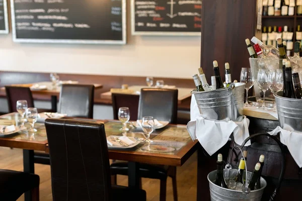 Interior of wine bar and restaurant — Stock Photo, Image