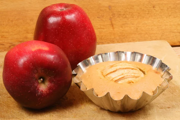 Apple cake in mold — Stock Photo, Image