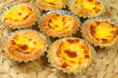 küçük yumurta tart pasteil de nata