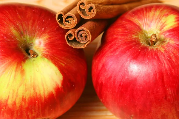 Two apples and cinnamon — Stock Photo, Image