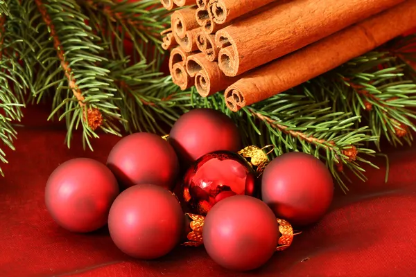 Grinalda vermelha de Natal — Fotografia de Stock