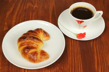Kahve ve kruvasan.