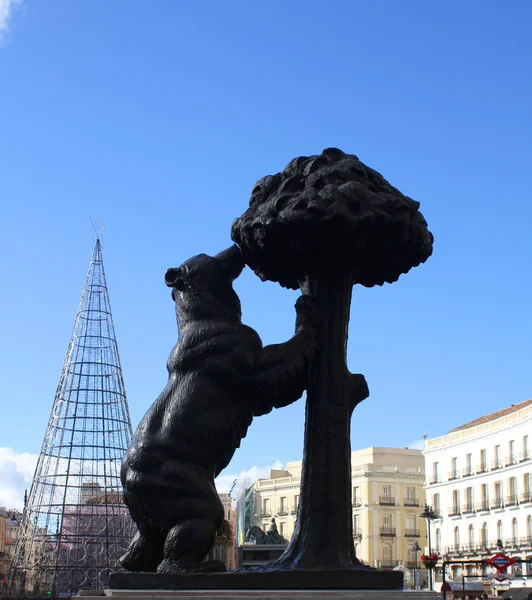 Oso y fresa en Madrid —  Fotos de Stock