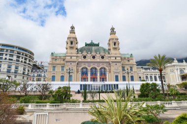 Monte Carlo, Monako - 1 Mayıs 2019: Ünlü Monte Carlo Casino cephesi.