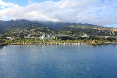 Tahiti adasındaki Papeete Limanı, Fransız Polinezyası.