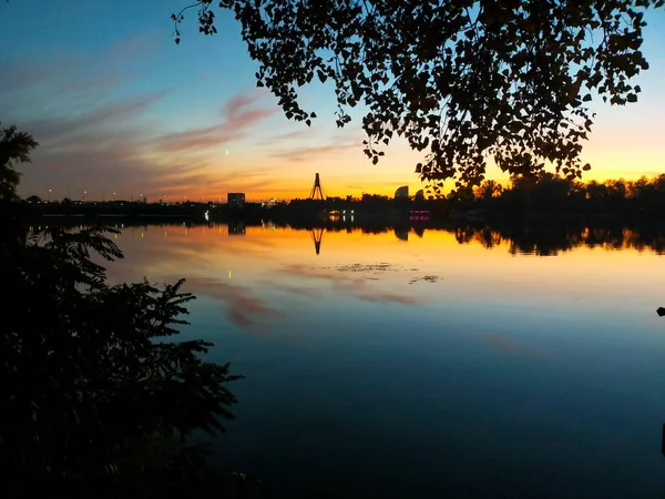 Belo Pôr Sol Sobre Lago — Fotografia de Stock