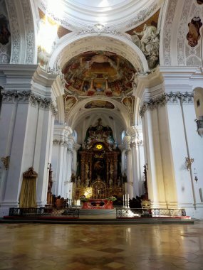 Roma 'nın merkezindeki eski şehrin içinde.