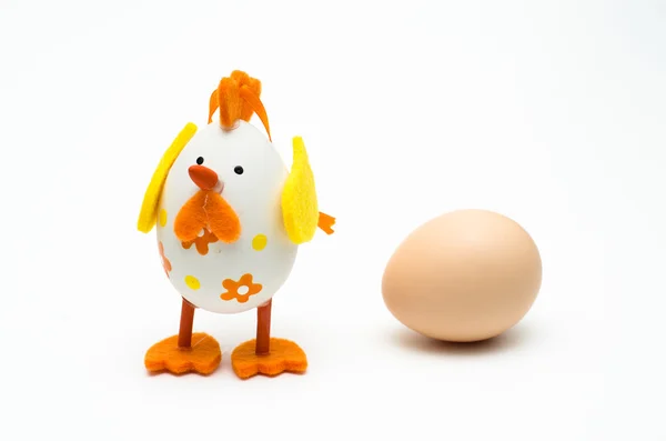 Påskägg vs ägg — Stockfoto