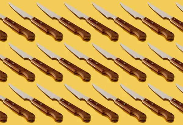 Altın yüzeyi yerli bıçaklar