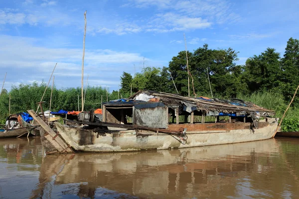 Mercato galleggiante sul fiume Mekong — Foto Stock