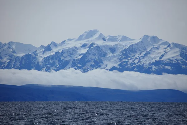 Nubes en el lago titicaca — Foto de Stock