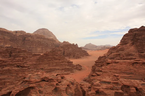 El ron wadi del desierto en Jordania —  Fotos de Stock