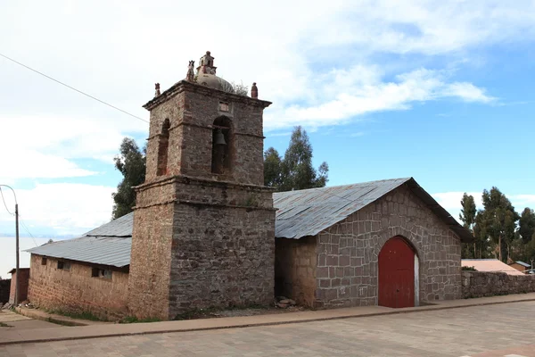 Kościół taquile na jeziorze titicaca — Zdjęcie stockowe