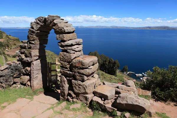 Oblouky na ostrov taquile jezero titicaca — Stock fotografie