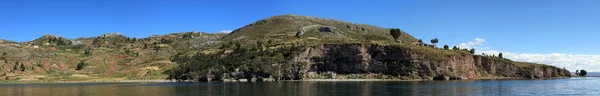 Dorp en terras landbouw op eiland titicaca meer taquile — Stockfoto