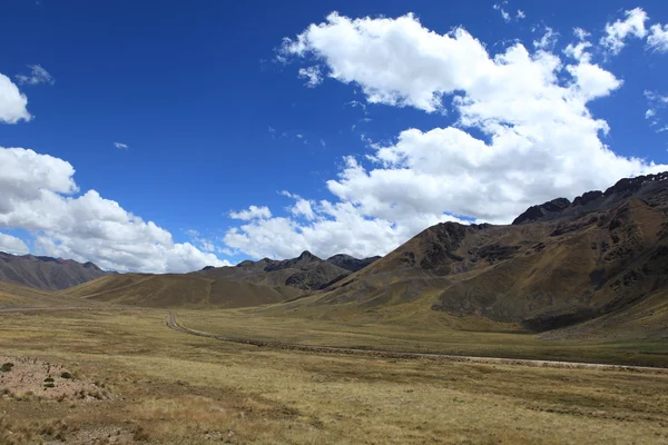 在秘鲁的安第斯风景 — 图库照片