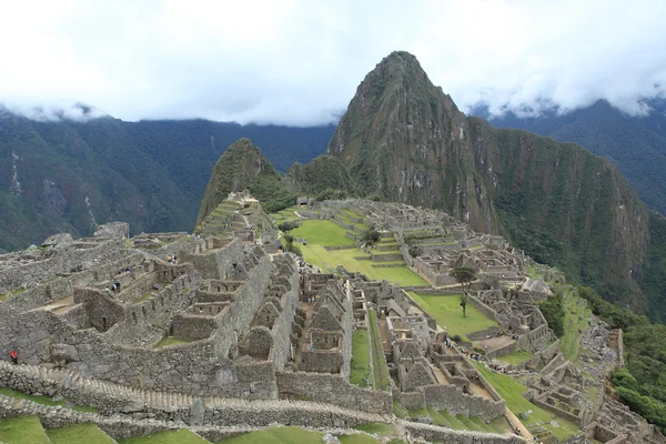 Machu Picchu orașul Inca ascuns în nori — Fotografie, imagine de stoc