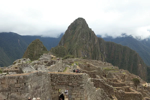 Machu Picchu de Inca stad in de wolken — Stockfoto