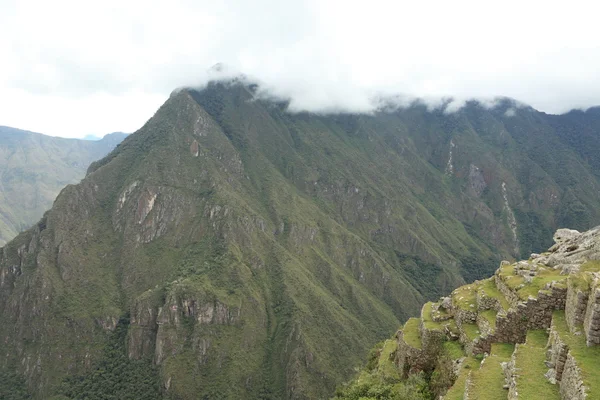 Machu Picchu Inka staden i molnen — Stockfoto